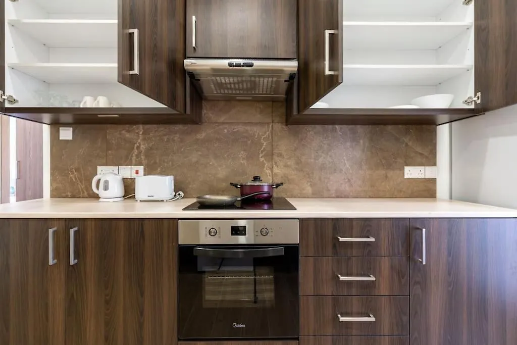 Verdant 1-Bedroom Apartment In Larnaca
