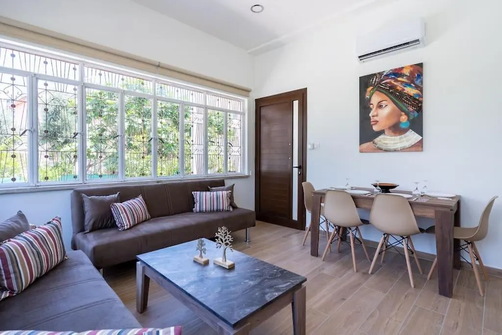 Verdant 1-Bedroom Apartment In Larnaca
